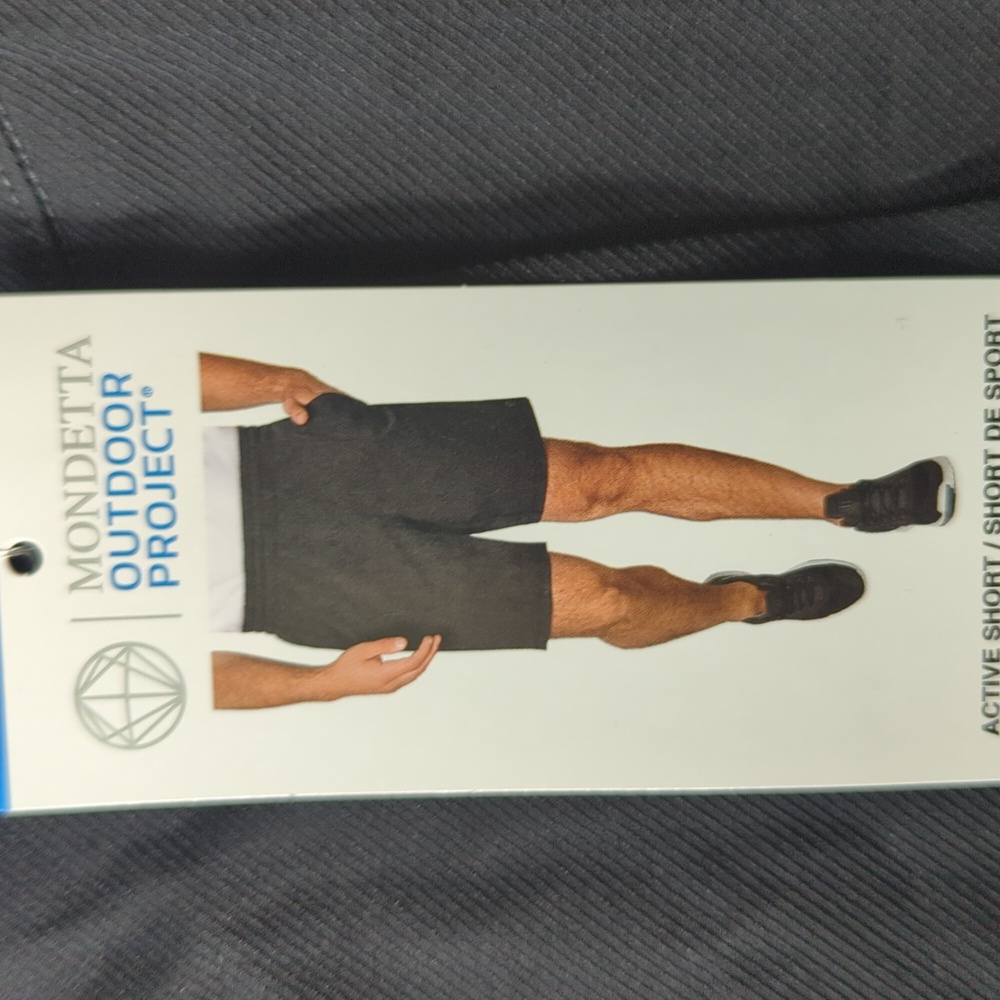 L: Mondetta Active Shorts